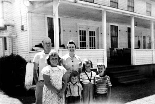McCorkle family navarro by the sea inn ca.1948